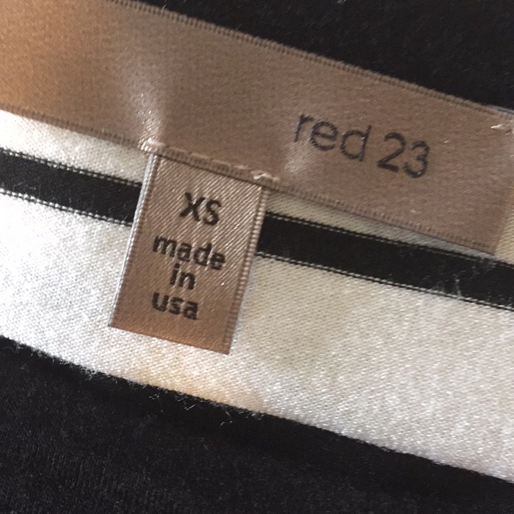 Red23 top - Picture 4 of 5